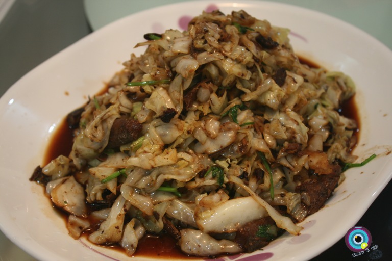Cabbage with Fermented Black Bean Fish(豆豉鲮鱼)